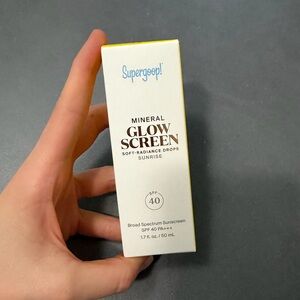 Supergoop! MINERAL GLOWSCREEN
SOFT-RADIANCE DROPS in SUNRISE